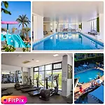 Appartamento Azizi Luxury - Pool & Piscina