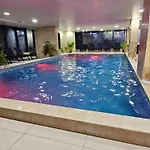 Azizi Luxury - Pool & Piscina Appartamento