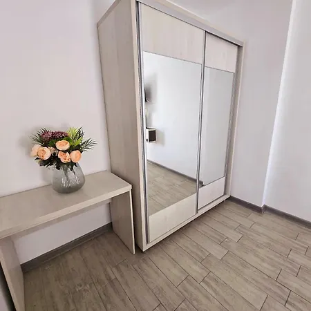 Azizi Luxury - Pool & Piscina Apartment