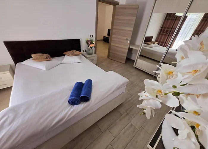 Azizi Luxury - Pool & Piscina